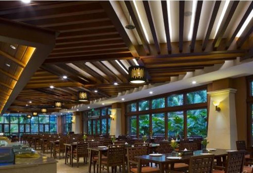 Hotel Ramada Plaza Xishuangbanna Exterior foto